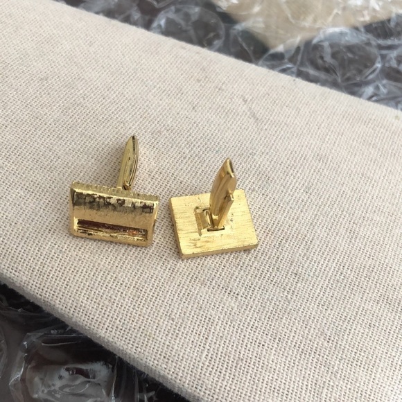 Vintage Gold Tone Cufflinks - Picture 2 of 2